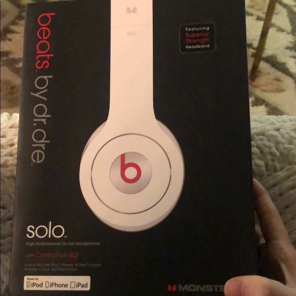 Beats by Dre solo with control talk